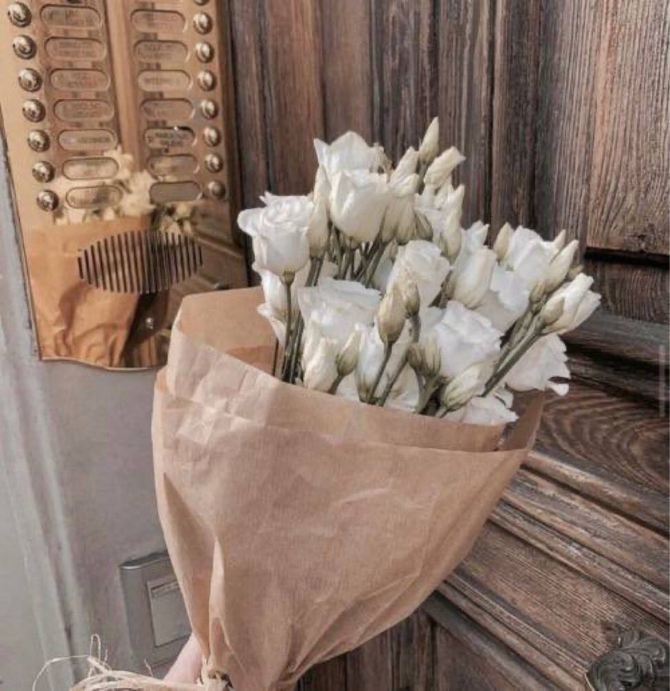 _
ثِق بأن الأيام الجميلة قرِيبّة جدًا
 ولا يفصلّك عنها إلا طرِيقٌ واحد وهُو الصّبر ♥