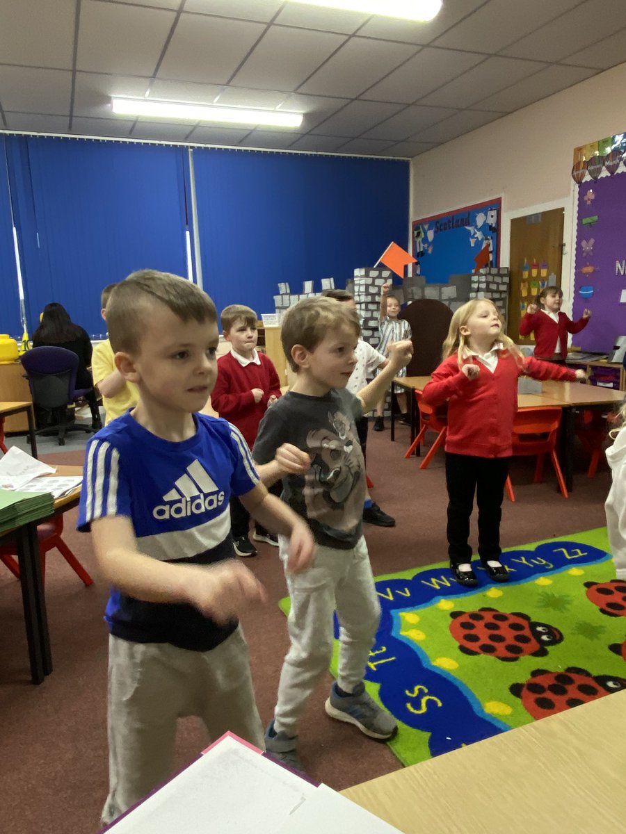MrsMorrisonDPS's tweet photo. Warming up during our lesson on making healthy choices! https://t.co/DBT1pQPxZ3