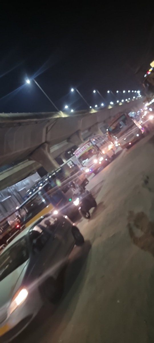 Poornananda8's tweet photo. @peenyatrfps heavy traffic &amp;Heavy noise from private vehicles, can't even wait for a bus and can't walk on footpath... hopless worst https://t.co/9PjwmwZ0tG