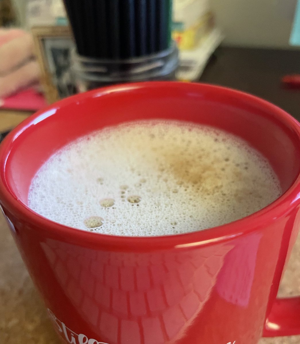 hazelclimateapp's tweet photo. Gm ☕️ 

You know what time it is! Feat. New mug 😍 https://t.co/ZJlB4Xt9O1