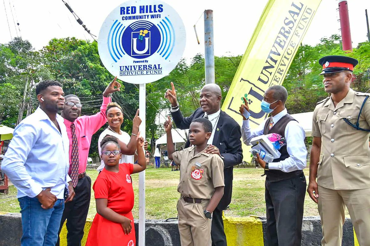 usfjamaica's tweet photo. Red Hills 📢📢 Its your turn!
Don’t have data? Don't worry! There is now free #CommunityWiFi in Red Hills Square, courtesy of the Universal Service Fund.
#ConnectJa #CommunityWiFi #bridgingtheinformationgap #USF https://t.co/zVYm2x00xn