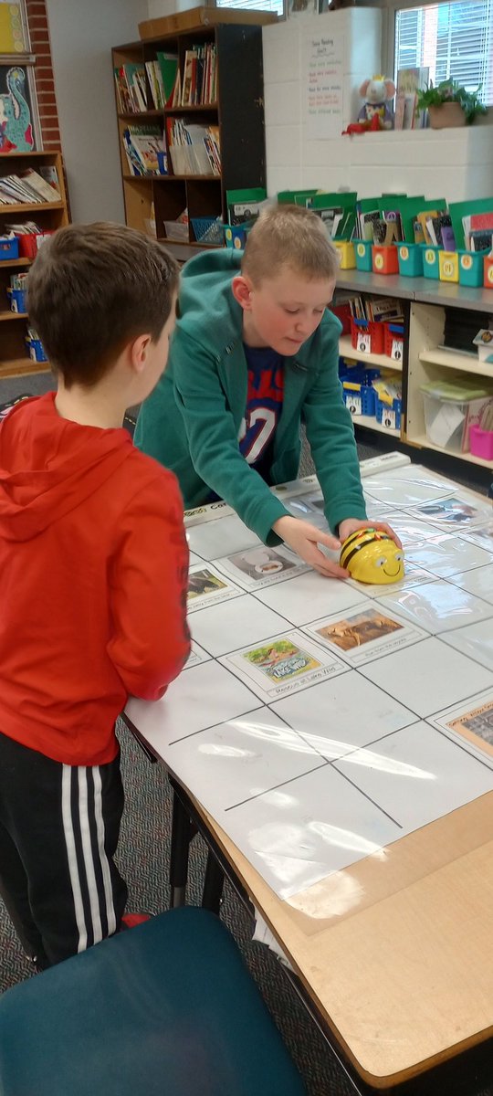 mrs_grabske's tweet photo. Programming Bee-Bots during our LMC time with Mrs. Dufern! https://t.co/m9dx6THDXx
