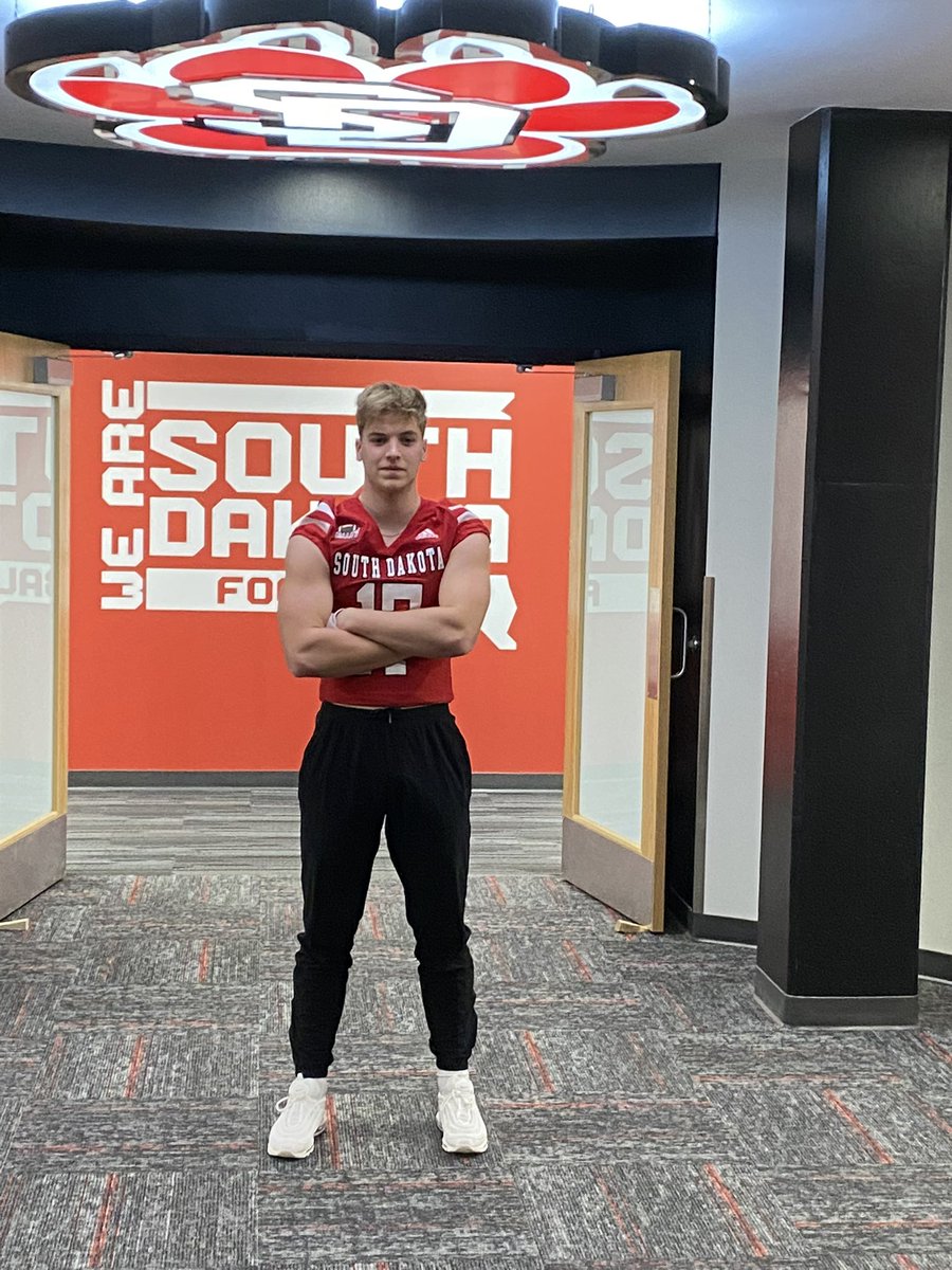 CadenCetak's tweet photo. Thank you @CoachBrown_DL @CoachTJohansen for having me down to visit! https://t.co/XOmFMIPMgT
