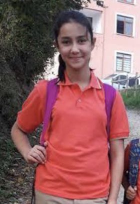oncecocukkadin's tweet photo. Giresun’da #SılaŞentürk’ün istismar davasındaydık.
Fail mahkemedeki “saygılı” tutumu nedeniyle ceza indirimi aldı, istismardan 16 yıl 8 ay, çocuğu hürriyetinden yoksun bıraktığı için indirimli 3 yıl 1 ay hapis cezası aldı.
Bu “saygılı” fail, Sıla’yı başını keserek öldürmüştü. https://t.co/qc4z2fG9eb