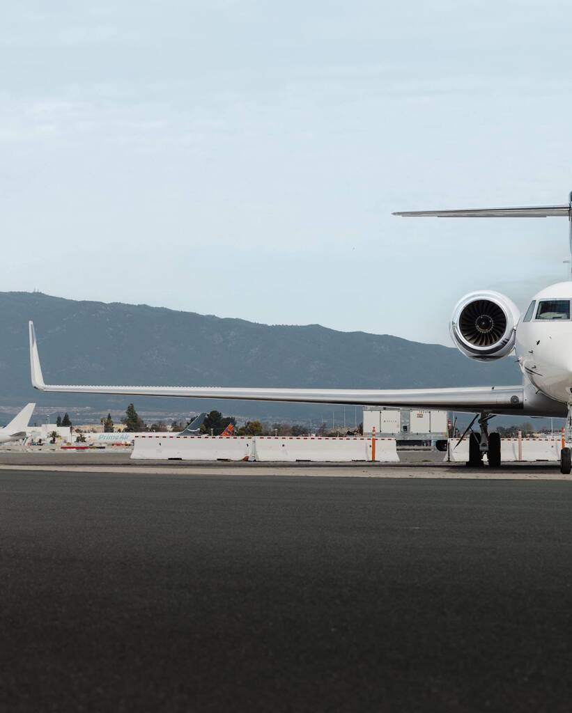 G550 stare-down 👀 instagr.am/p/Co7sFBjJJbS/