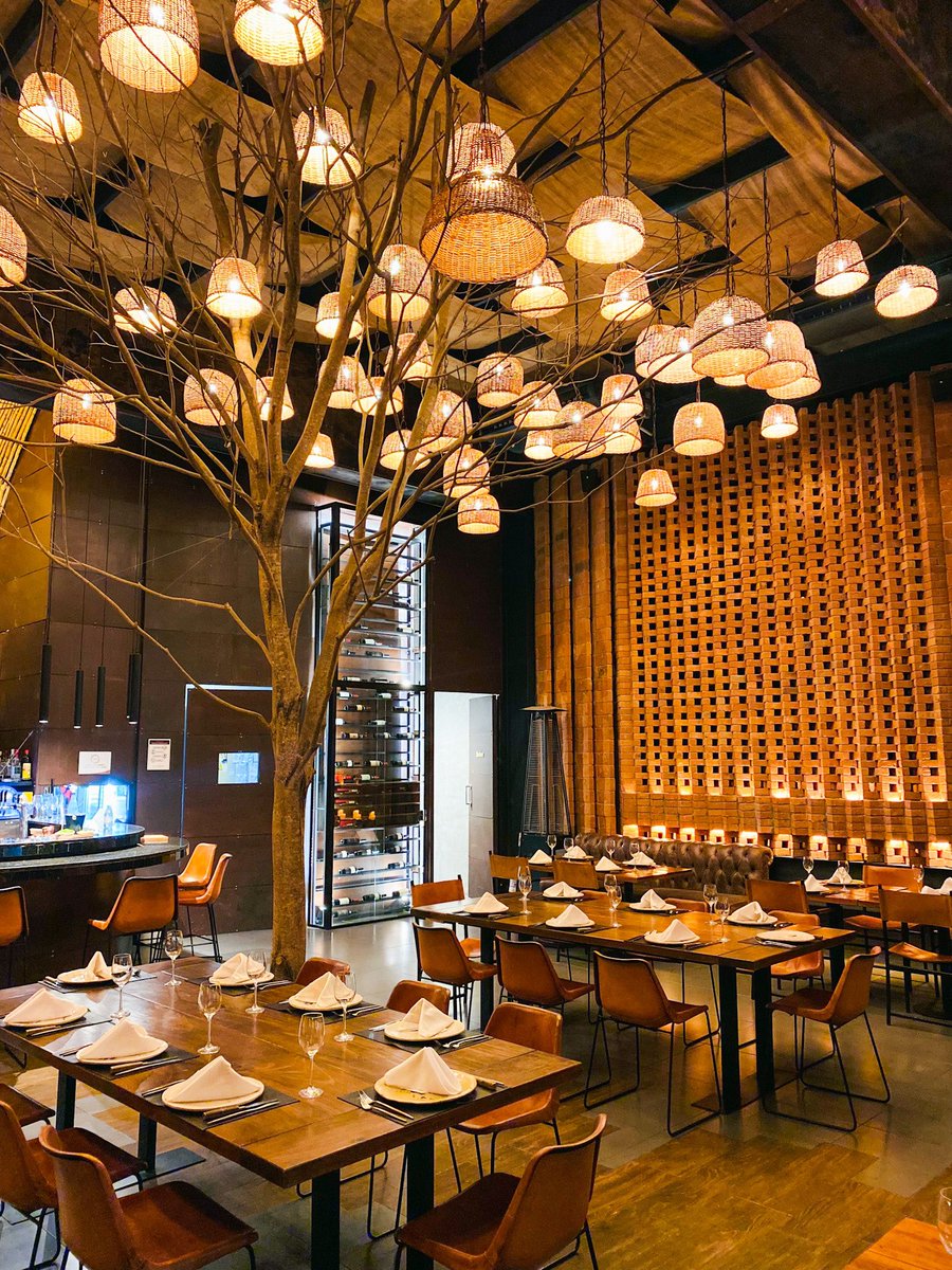 Cena especial sin gastar un montón 🍽️ 

Hermosos y deliciosos lugares que creías muy caros. Hoy comparto uno: 

📍FAENA 

Martes de panera + entrada + fondo de cortes premium + guarnición + bebida + postre. 

120 mil Gs. x pers. 

Detalles👇🏽