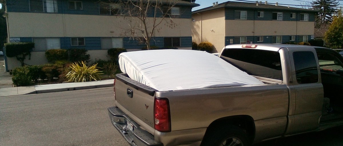 Mattress Removal at #MountainView #California  Is your old mattress causing you headaches and back pain? Let us take care of it for you! Our professional mattress removal service makes getting rid of your old mattress easy and stress-free.
#mountainviewcalifornia
#mountainviewca