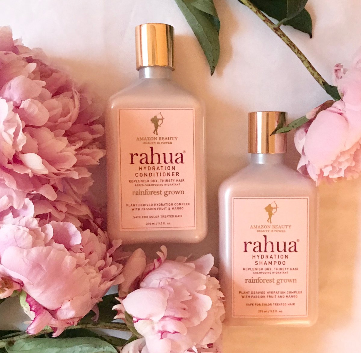 RahuaBeauty's tweet photo. Achieving your hair goals has never been easier ↠ Hydration Shampoo and Conditioner 🌺💧
This dry hair must have:
↠ Delivers maximum hydration
↠ Smooths cuticle
↠ Prevents frizz
↠ Adds shine
#rahua https://t.co/LRuZMCGMZh