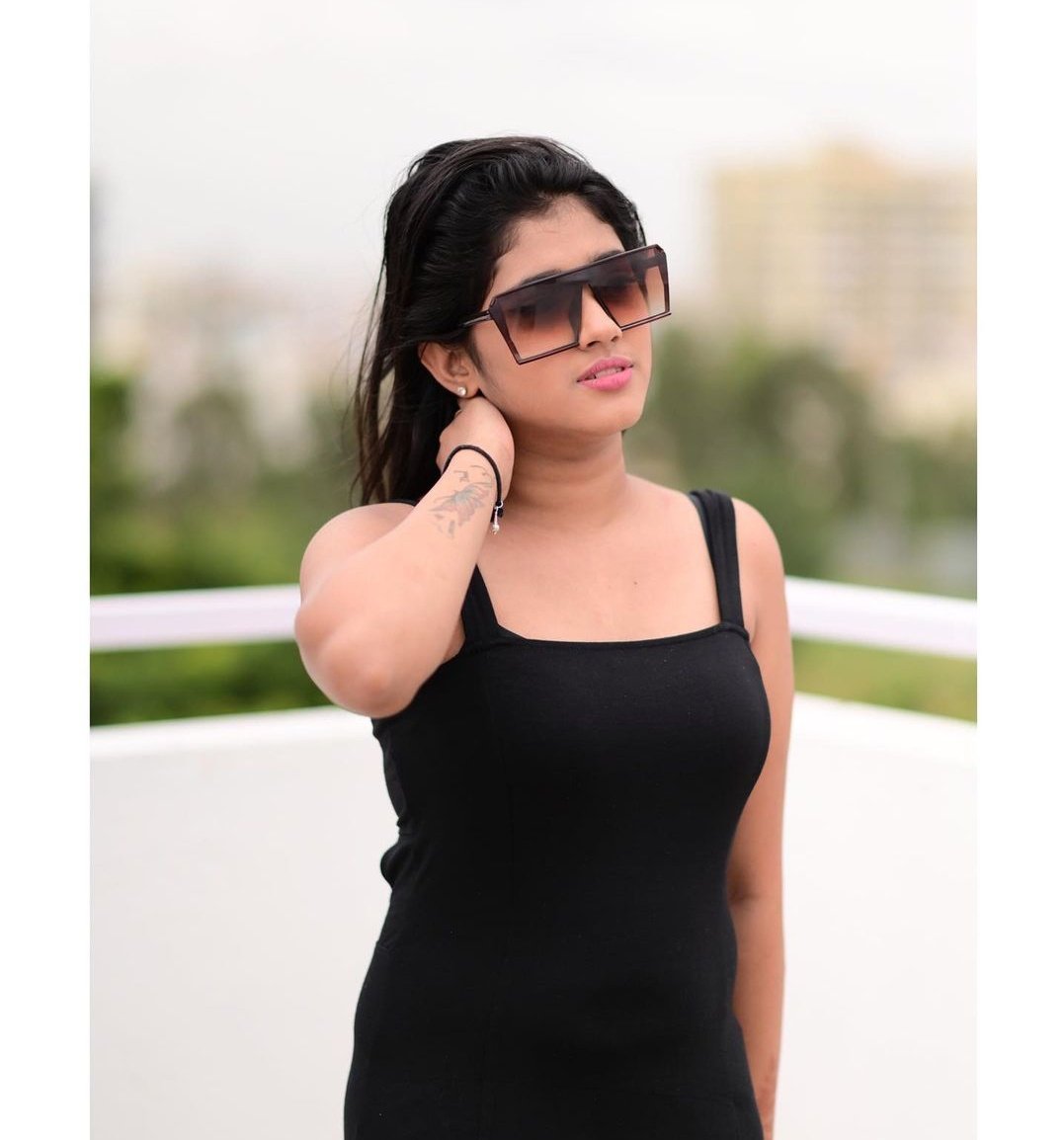 Roman7 on X: How is she Shes name shilpa gowda Sonu Gowda friend rendu  thevidya video eruku 👅👅👅 t.coUdm0KaLllI  X