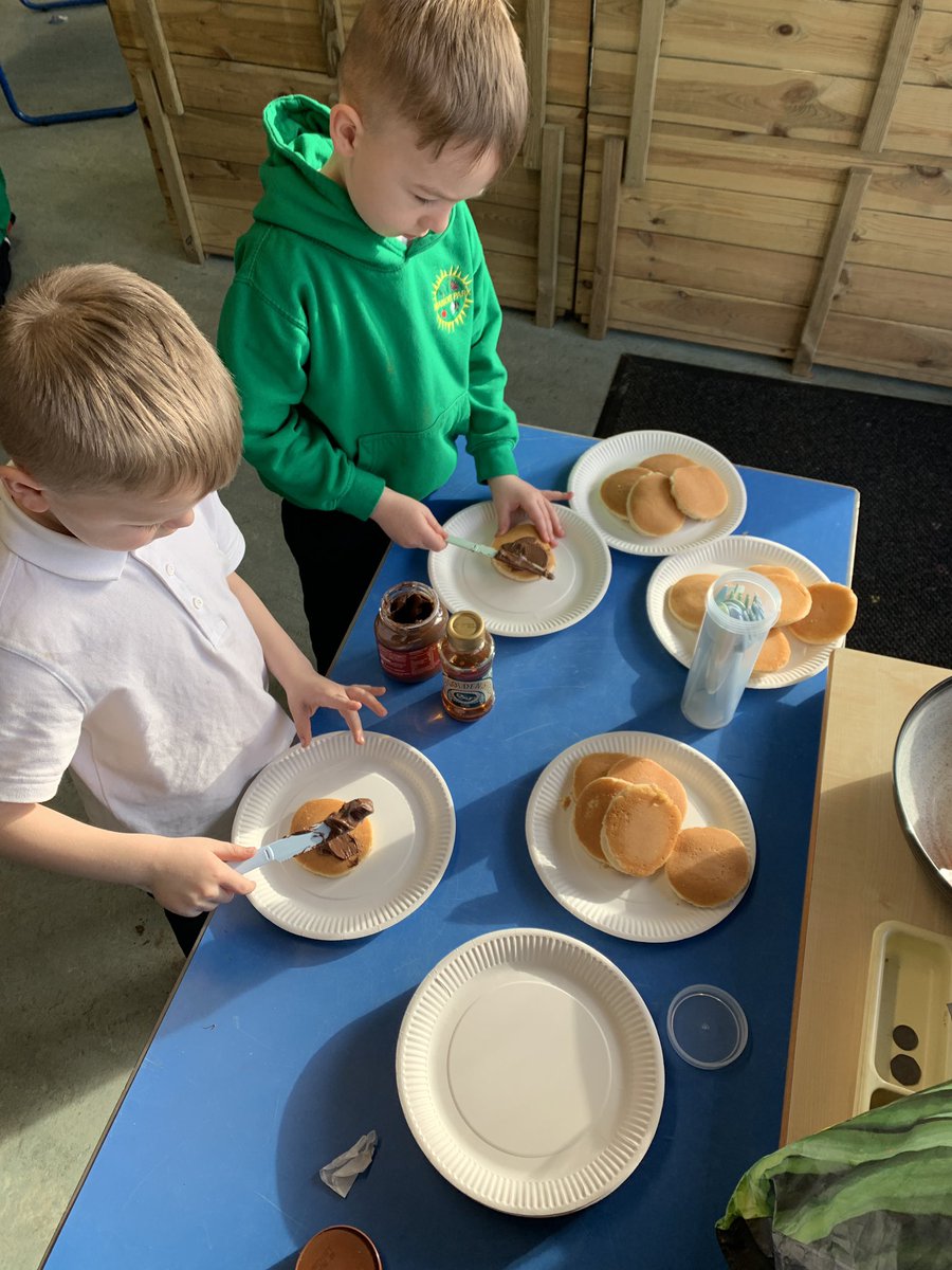 All the pancake fun today! 🥞 tricky word practice, recipe writing prompts and making our own pancakes 🤩 #PancakeDay #LearningThroughPlay #LearningThroughExperiences @ManorParkSch