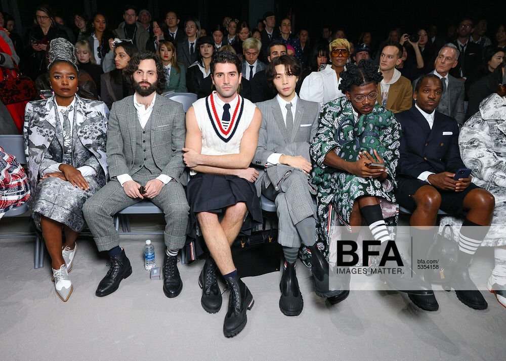 JohnnySuhBrazil's tweet photo. [#NEWSPIC] 21.02.23 - Johnny com Kiki Layne, Penn Badgley, Marc Forne, Lil Nas X e Pusha T no evento da Thom Browne.

🔗https://t.co/gzcVDd6ibj

#NCT #쟈니 #JOHNNY #NCT127 #ジャニー https://t.co/KFjJUl0HB0