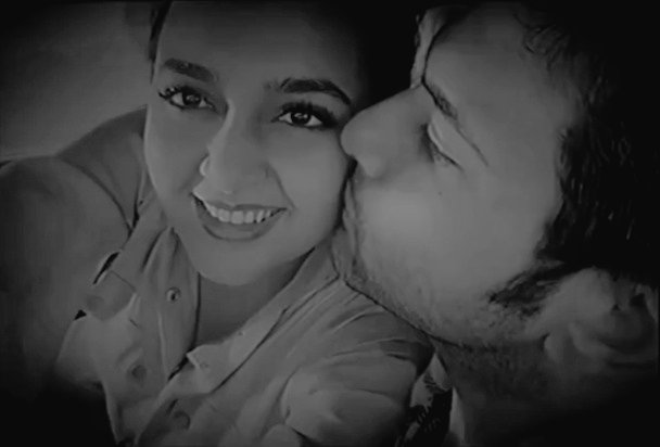 Tejran_4ever's tweet photo. 11:11
 May u always hold hands &amp; walk this journey of life together with the blessings of ur well wishers. May u keep fullfiling ur lil dreams together. May ur lives be built on support, love &amp; care. May the spark that always stays the same u share💖💖

#TejRanFam #TejRan https://t.co/1eOg8ArX7j