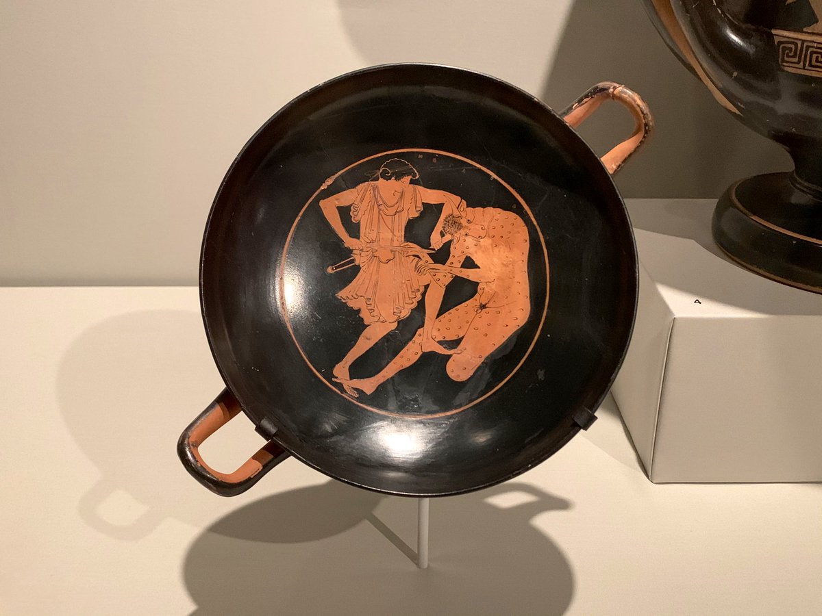 dresdendoll's tweet image. i know a few of you are curious so here’s some photos i took at the knossos exhibition at the ashmolean 🧵 

#labyrinthashmolean #history #greek #archaeology @ashmoleanmuseum