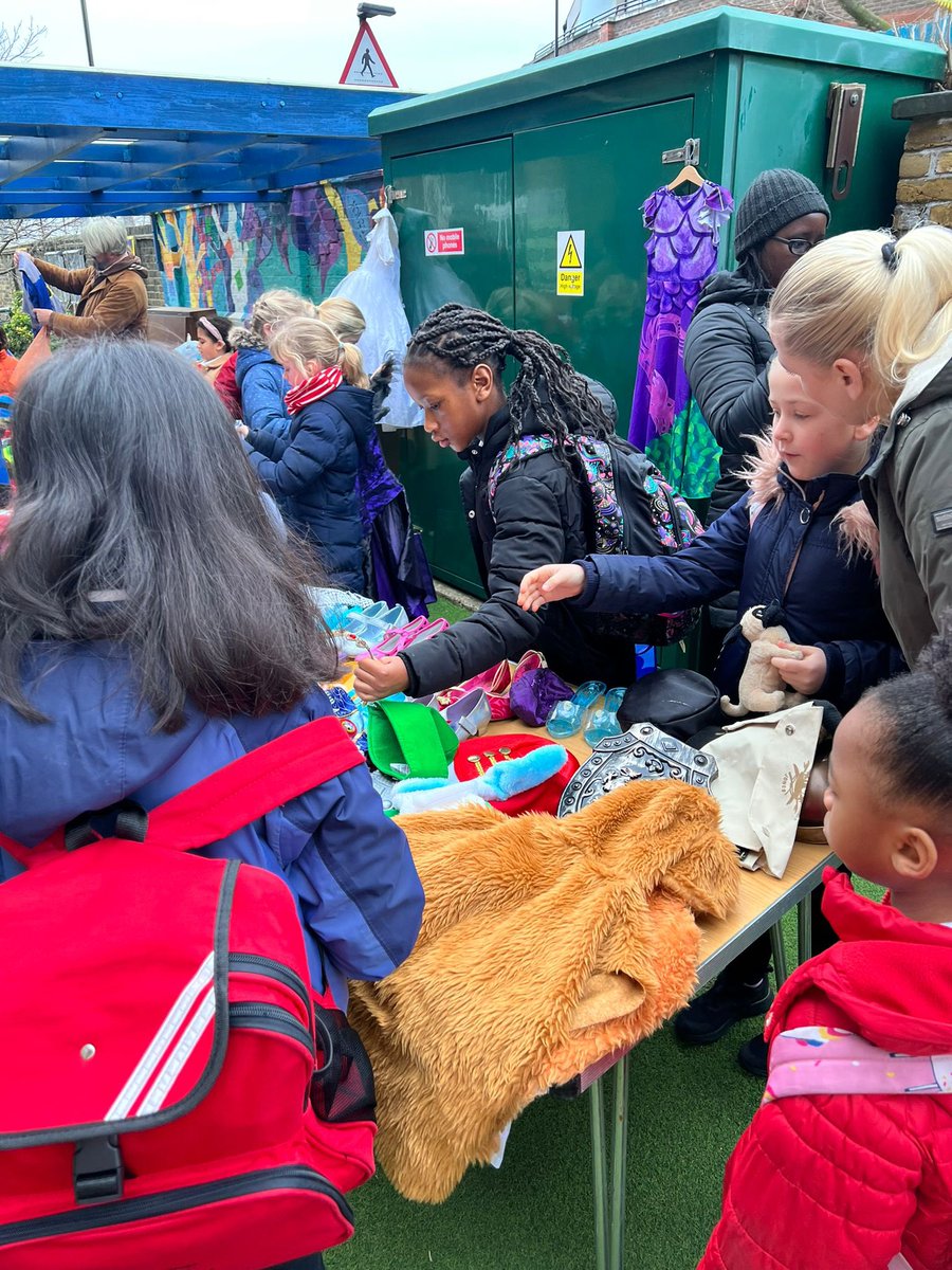 FOJSPTA's tweet photo. Today Friends Of John a Stainer hosted a Costume Swap.

Parents/Carers were able to donate old/unwanted children's fancy dress clothes and pick up something new in time for World Book Day.#givebacktothevommunity #WorldBookDay2023 https://t.co/uu6RtBLeCz