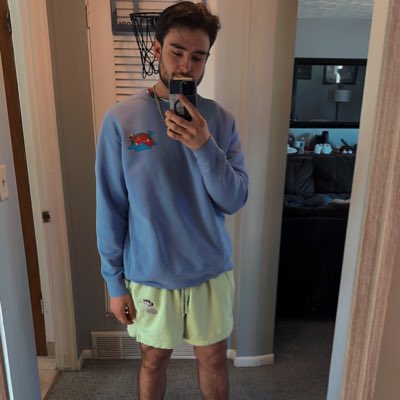 Hdyernelson's tweet photo. #NewProfilePic I like wearing my gf clothes btw https://t.co/5fJRcF5AZi