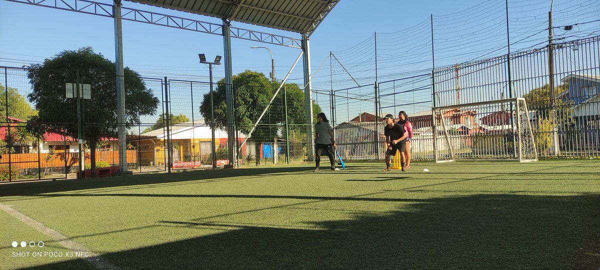 CricketNuble's tweet photo. Este año implementamos una Escuela de Verano, dónde la JJVV Los Naranjos nos facilitó los espacios y la coach @MilaaOyarce se hizo cargo de enseñar el programa CRIIIO a personas > 15.
Los resultados?
Llevaremos un equipo de entusiastas jugadores al @BeachCricket_Cl 🏏🇨🇱🌊 https://t.co/SRZu5qUqbG