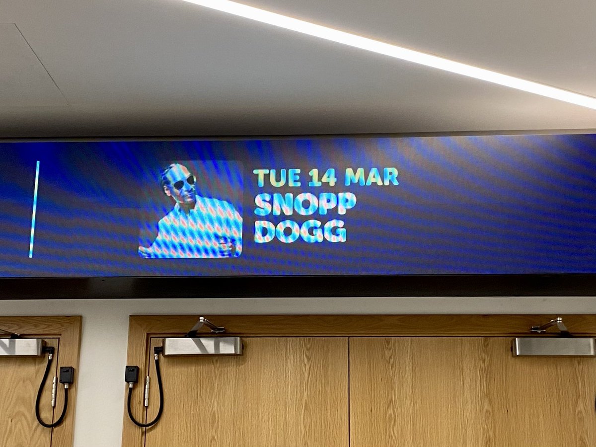 brizzyguitar's tweet photo. This is funny, @SSEBelfastArena ! @SnoopDogg #snoppdog https://t.co/pPOSjUJeEd
