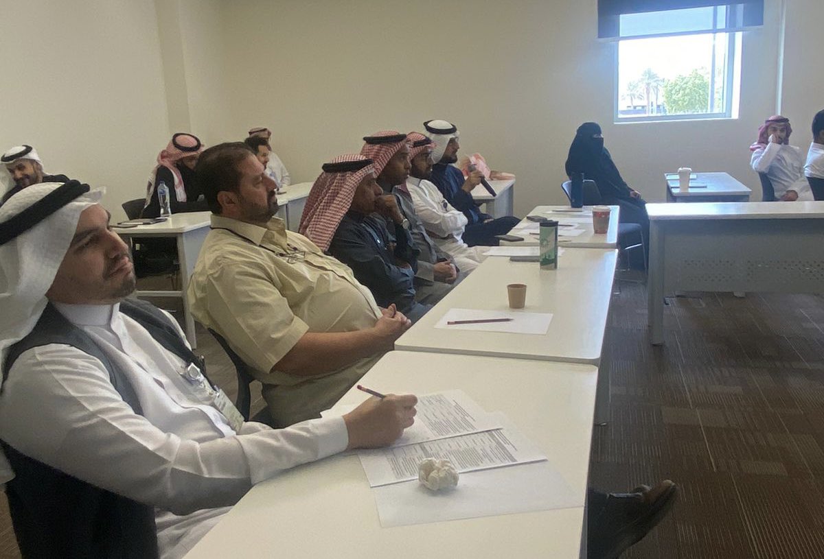 KSAUHS_CPHHI's tweet photo. تمت مناقشة رسائل الماجستير في الكلية لبرنامج ماجستير المعلوماتية الصحية وتقديم العروض امام هيئة اعضاء التدريس https://t.co/tMiq3lpUKm
