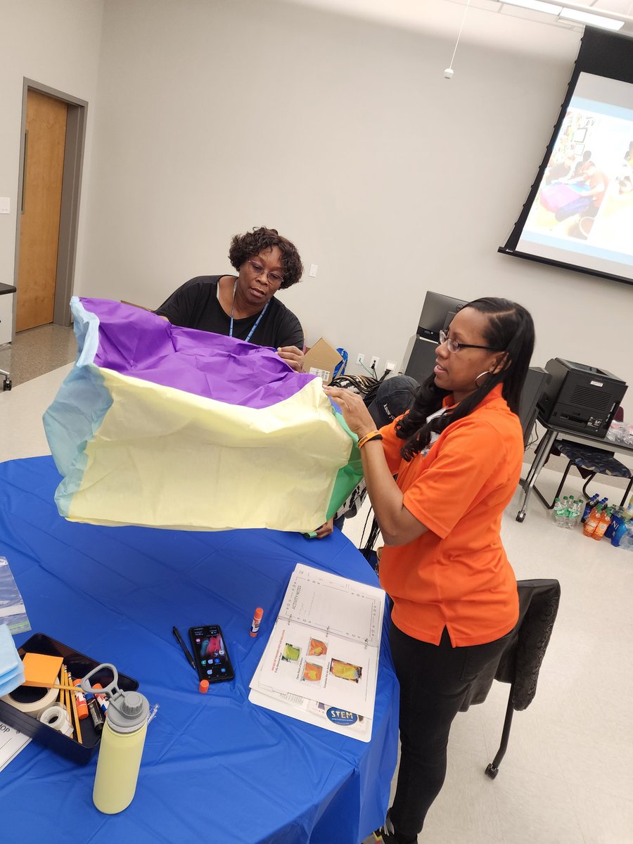 DrYemothy's tweet image. High Flying Fun in Indian Head at Energetics Tech Center. #DoDSTEM #DocYSTEM #EinsteinFellows22