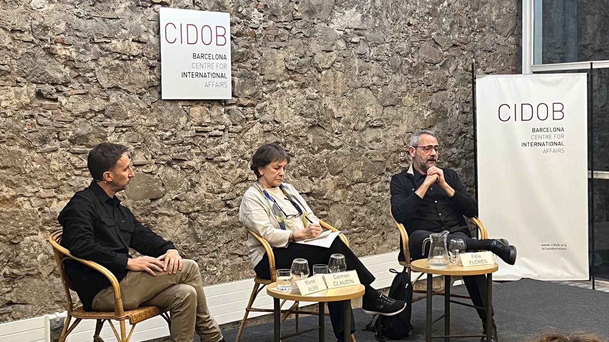 CidobBarcelona's tweet photo. Un any de guerra a Ucraïna. Avui al CIDOB, sala plena per balanç de l’any transcorregut, analitzar els problemes i sospesar les perspectives amb Carmen Claudín, @ManelAlias i @flores_flix. Segueix el diàleg en directe!
▶️ https://t.co/ifFdRC0wpy https://t.co/sHOmEyYVFc
