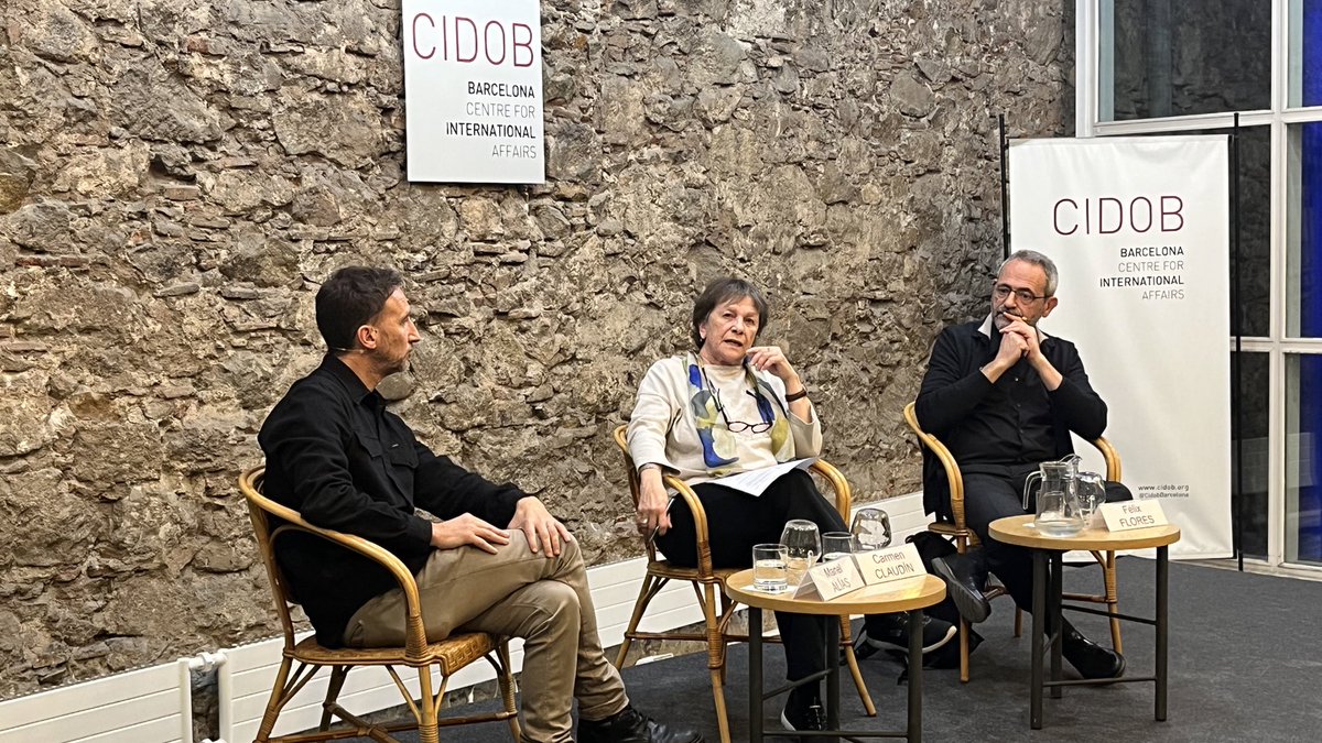 CidobBarcelona's tweet photo. Un any de guerra a Ucraïna. Avui al CIDOB, sala plena per balanç de l’any transcorregut, analitzar els problemes i sospesar les perspectives amb Carmen Claudín, @ManelAlias i @flores_flix. Segueix el diàleg en directe!
▶️ https://t.co/ifFdRC0wpy https://t.co/sHOmEyYVFc