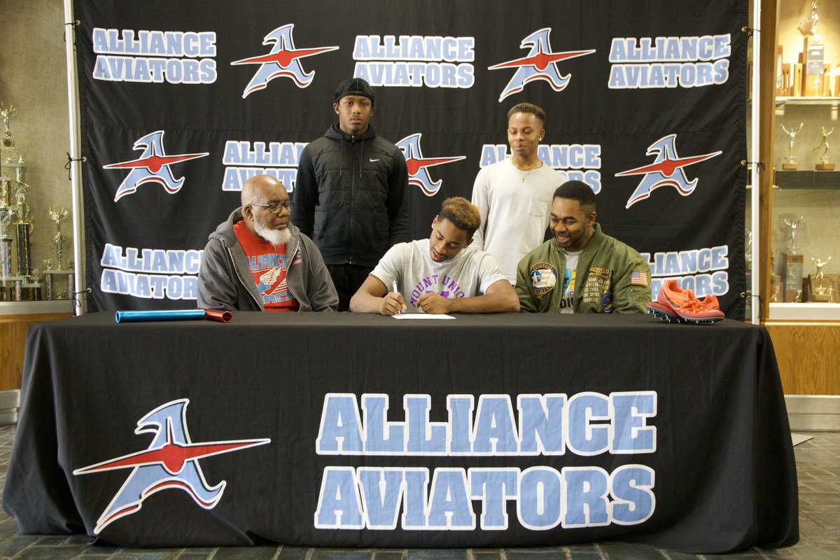 NewsRedandBlue's tweet photo. Congratulations to Caden Nicholson for committing to The University of Mount Union for Track!! Congratulations Caden!!! https://t.co/X8MyOZfkl1