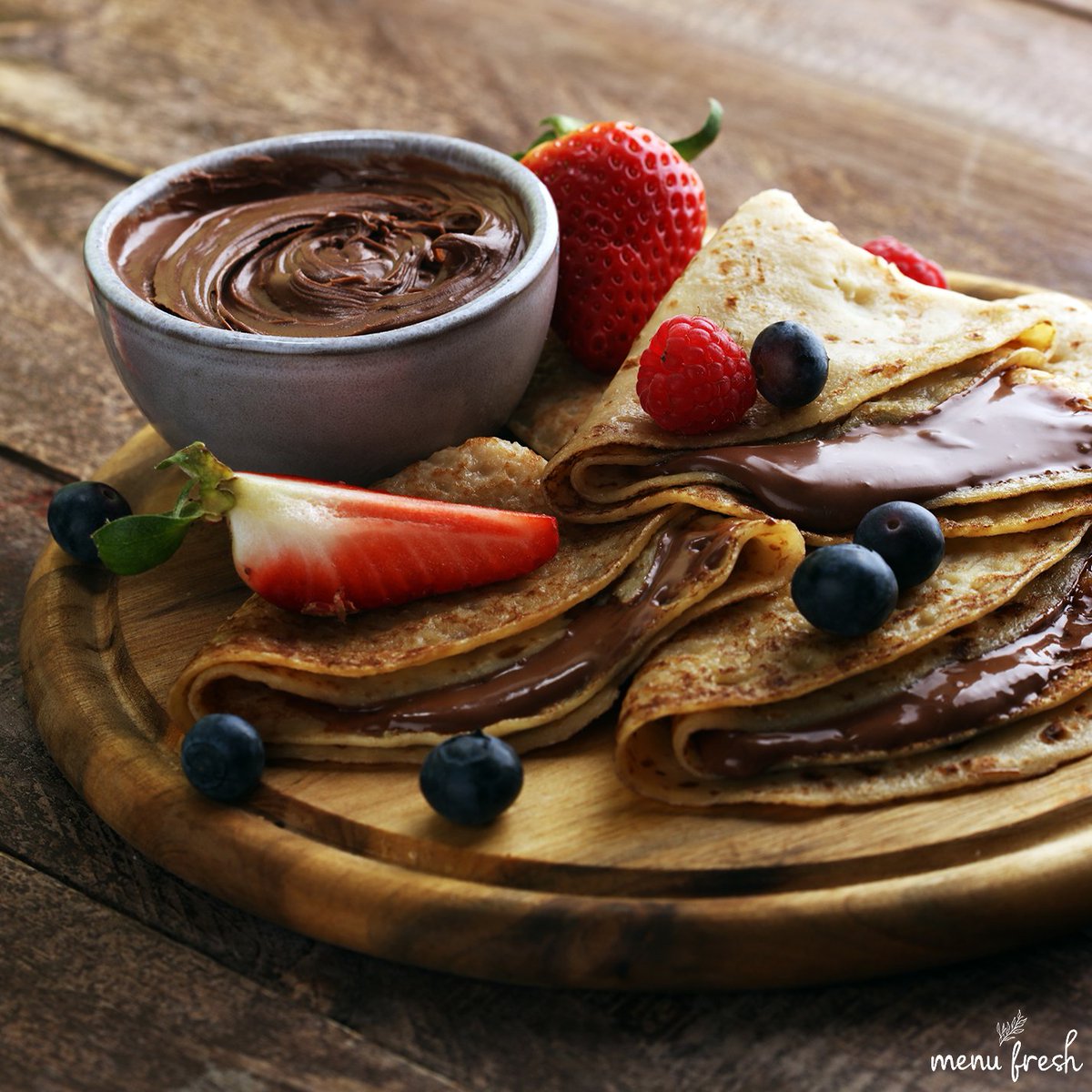 Menu_Fresh's tweet image. Happy Pancake Day! What are your favourite pancake toppers? 🥞

👉 Chocolate spread and strawberries? 🍓
👉 Lemon and Sugar? 🍋
👉 Cream and Jam? 🍒
👉 Or is it something really out there? 🥥

Let us know your favourite fillings on this yummy day!

#menufresh #pancakeday