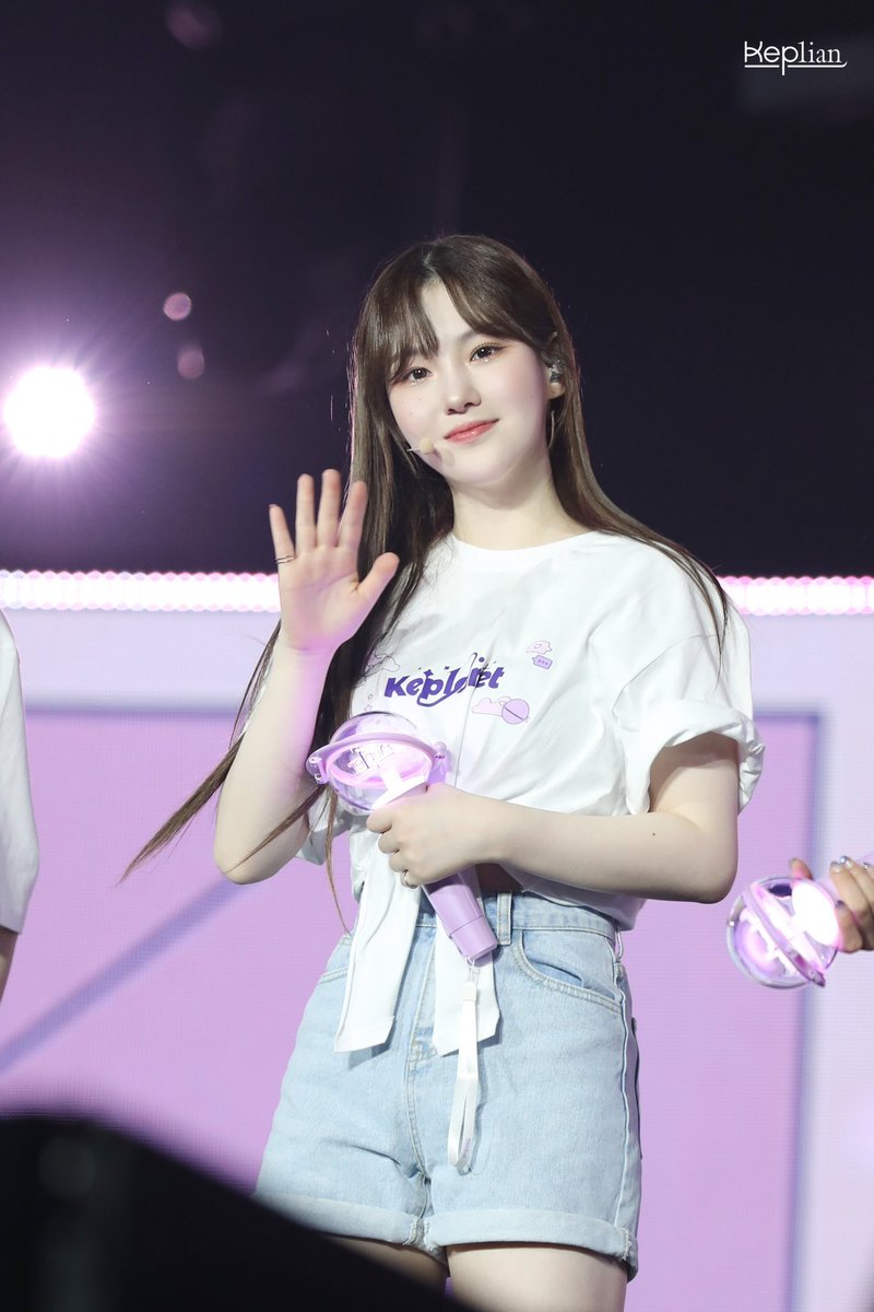[🌺] - divulgação da nossa editora, ela faz trabalhos incríveis <a href="/thedanidesign/">danidesign 🩷 em reforma!</a> 

#CHAEHYUN #채현 #KimChaehyun #김채현 #KEP1ER #케플러 <a href="/official_kep1er/">Kep1er</a>