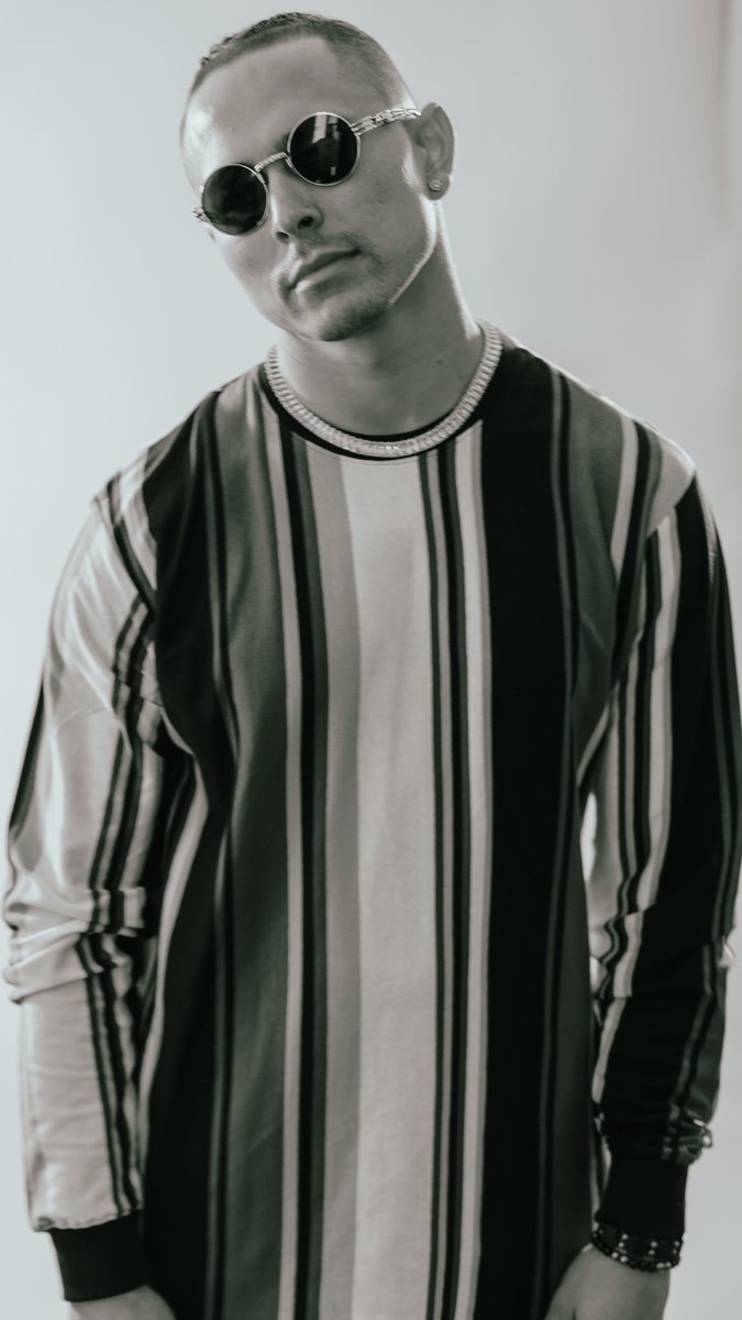 elairMT's tweet photo. believe it or not
i was shy in my youth
shit don’t change
til i step in a booth
yes men around me 
when i just wanted the truth 
this just not easy work
this work is nail &amp; tooth 
🥀
🥀
🥀
new ep out friday https://t.co/ivsXWmfuMx