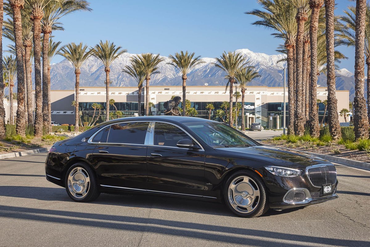 QualityCoachwrk's tweet photo. 👍 Check out a recent build for this armored 2023 Mercedes Benz Maybach with Level B6 armor. #qualitycoachworks #armoredmaybach #armoredmercedes #armoredvehicles https://t.co/Z9cEfR8nKw https://t.co/q4h1EVuyqU