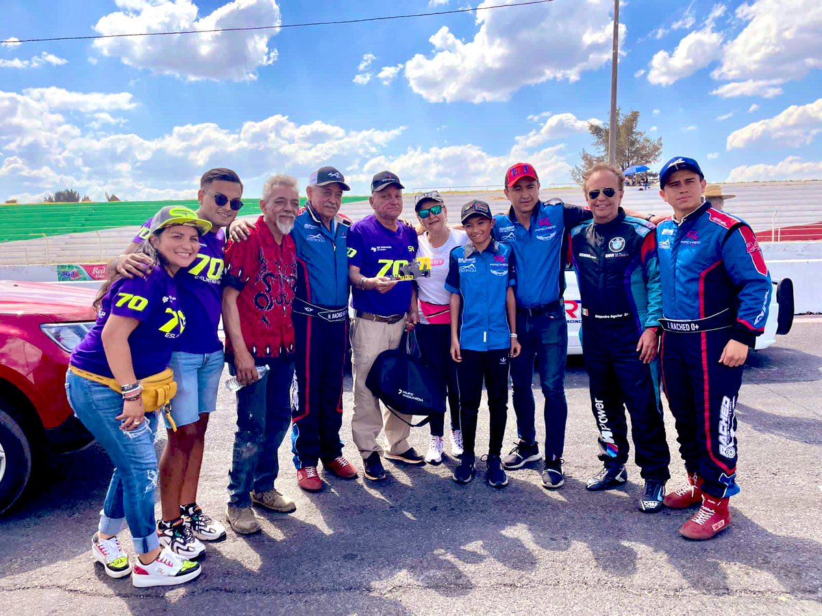 comisionpista's tweet image. Homenaje a Guillermo Rojas Sr. y Raúl Rached en el arranque de temporada 2023 de @STapatios. 👏 #ComisiónPista 

Honor a quien honor merece, dos personas entregada a la pasión del deporte motor. ¡Muchas felicidades! 🎉 #CNP