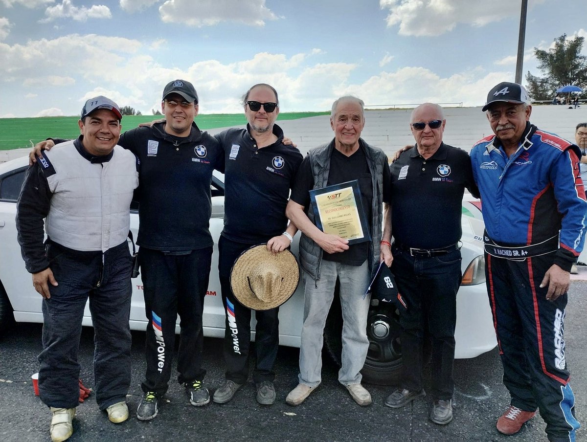 comisionpista's tweet image. Homenaje a Guillermo Rojas Sr. y Raúl Rached en el arranque de temporada 2023 de @STapatios. 👏 #ComisiónPista 

Honor a quien honor merece, dos personas entregada a la pasión del deporte motor. ¡Muchas felicidades! 🎉 #CNP