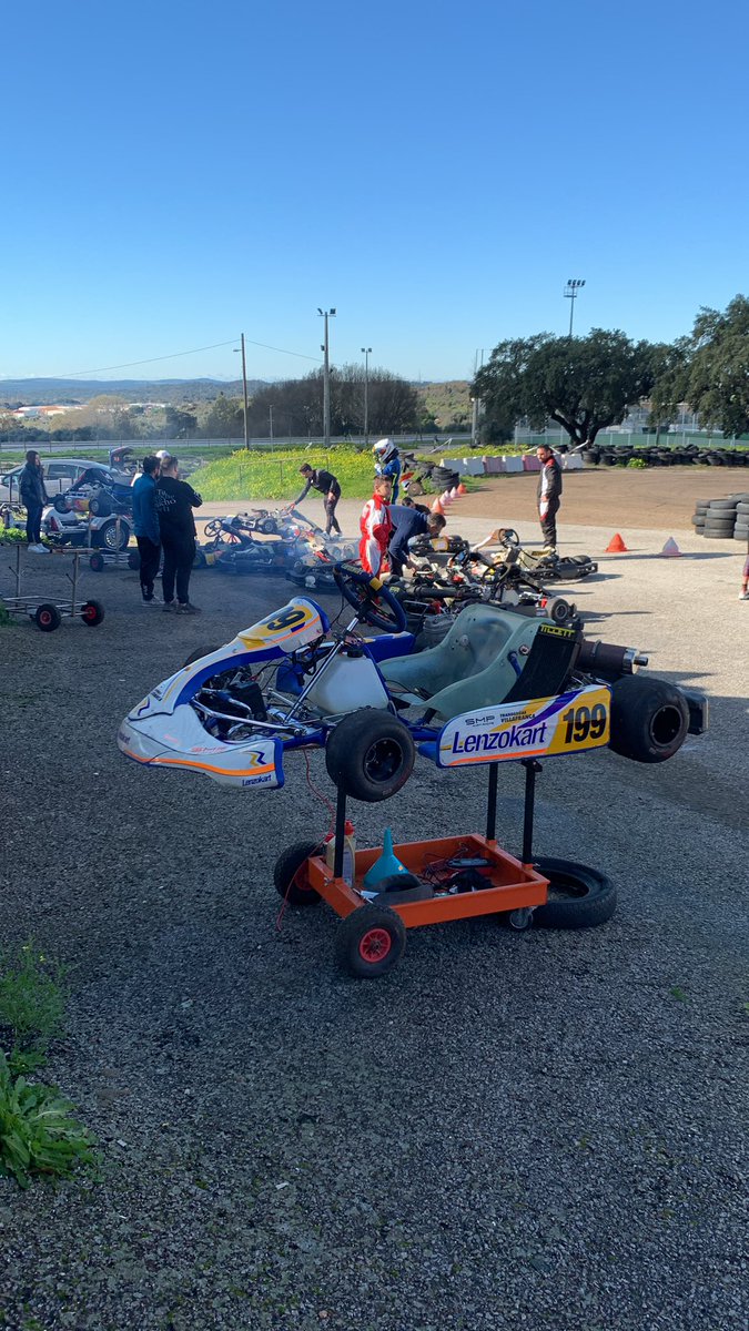Fer_HArenas's tweet photo. @AlbertFabrega Karting y dazn f1 https://t.co/2OEJ9kmcAM