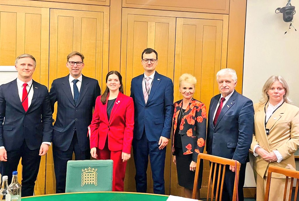 Visiting inter-parliamentary delegation from #Latvia 🇱🇻 <a href="/Jekaba11/">Saeimas ziņas</a> met today w/ <a href="/CommonsForeign/">Foreign Affairs Committee</a> Chair <a href="/aliciakearns/">Alicia Kearns MP</a> <a href="/liambyrnemp/">Liam Byrne MP</a> @drewhendrySNP <a href="/LordsEUCom/">Lords European Affairs Committee</a>  @CommonsDCMS <a href="/DamianGreen/">Damian Green</a> <a href="/CliveEfford/">Clive Efford 💙</a> <a href="/Jane_Stevenson_/">Jane Stevenson</a> <a href="/GilesWatling/">Giles Watling</a> &amp; Chair <a href="/CommonsDefence/">Defence Committee</a> <a href="/Tobias_Ellwood/">Tobias Ellwood</a> <a href="/LVembassyUK/">Latvia in the UK - #StandWithUkraine 🇺🇦</a>