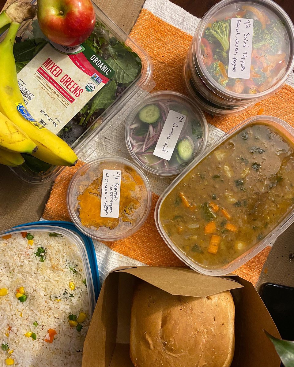 plantbasedvibes's tweet image. #thework my goal is to continue to feed my folks in the dc ward 7&amp;amp;8 with locally grown produce from black/brown farmers in the dmv area... and to continue to educate the community on why eating healthy and locally is integral to our progression as a community. @greenwithindc