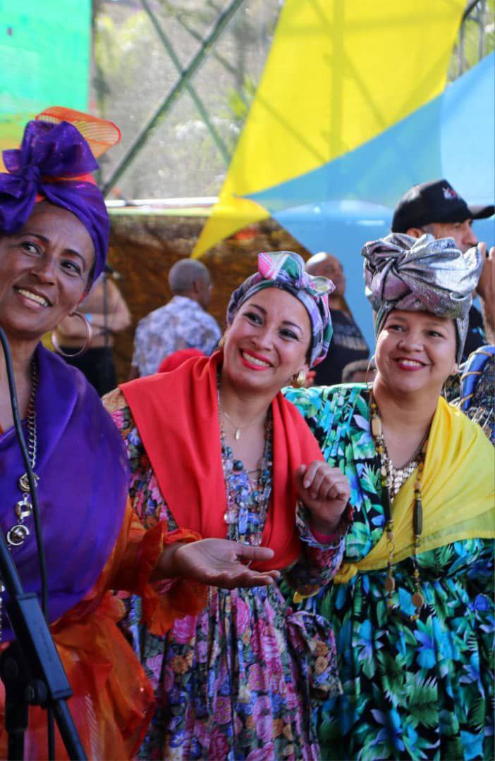 mippci_ven's tweet photo. #21Feb| 🇻🇪 📢 ¡ETIQUETA DEL DÍA! ▶️

#VzlaViveElCarnaval

En familia, niñas y niños llenando nuestras calles de color, música y emoción. https://t.co/pC4YJRUp7n