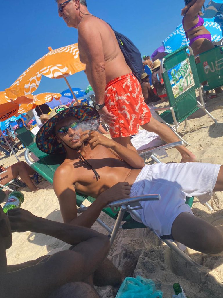 Tezinho17's tweet photo. Feriadão no Rj 🏖😎😵‍💫 https://t.co/cncigi2m14
