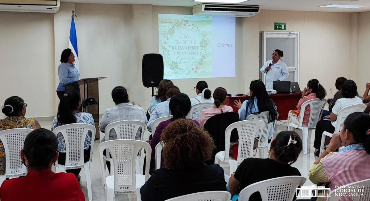 #InformativoJudNic| “Por el Derecho de la Mujer a una Vida Saludable” 🌸👩🩺 

Con el objetivo de fortalecer él auto cuido en las mujeres, el Complejo Judicial de Chinandega impartió Taller a funcionarias sobre: 👇 

💛 El Cáncer de Mama y Cáncer Cérvico Uterino. 

#Nicaragua