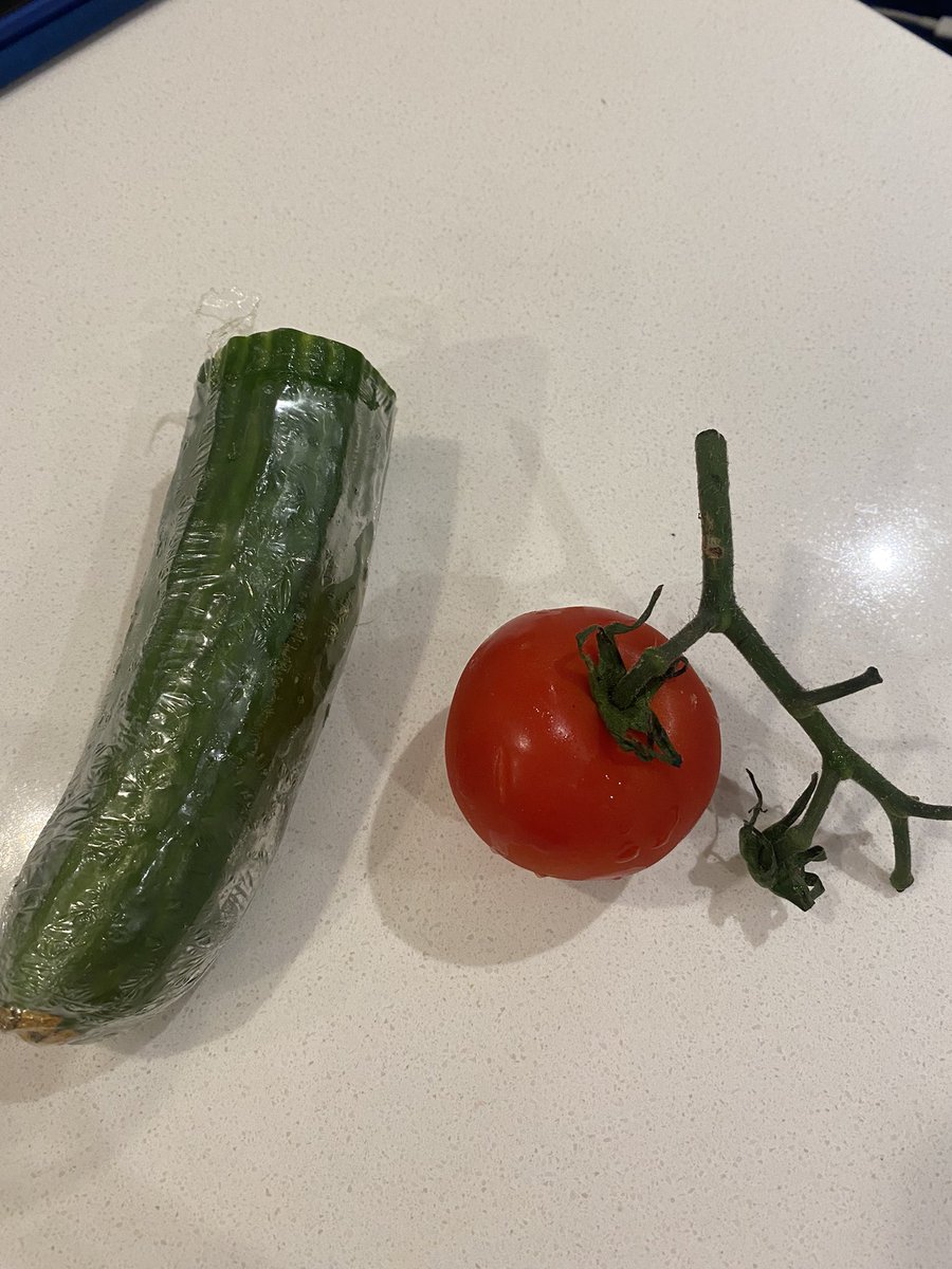 jennyeye's tweet image. The last cucumber &amp;amp; tomato in #Pinner