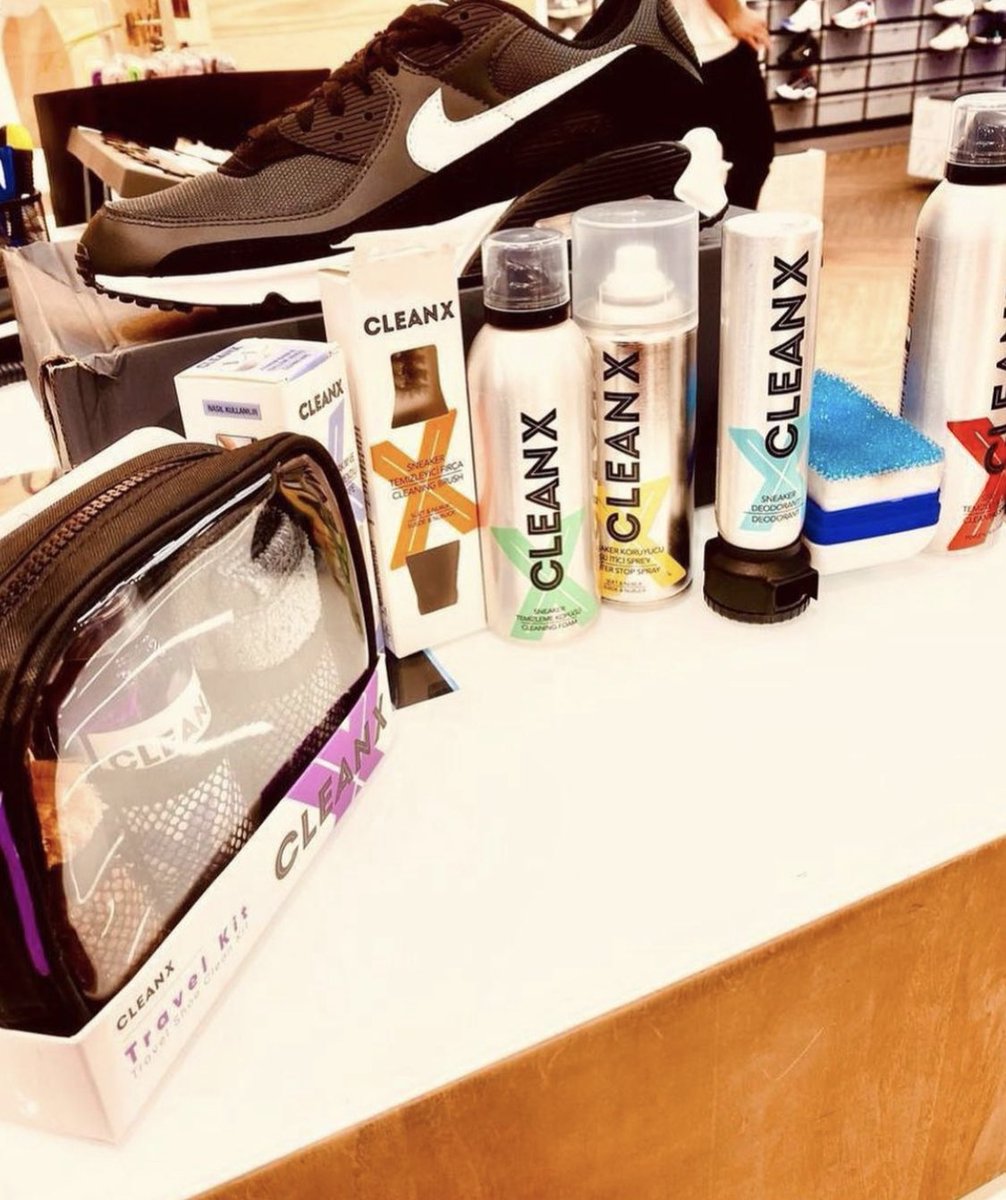 VicsenC's tweet image. Wow!! today @TosinSilverDam got our Cleanx products. I’m so happy he loved the package. 
Thanks for your time and we appreciate what you do for your fans.
Cc @TosinSilverDam 
#turkey #sneakers #cleanx #vicsen