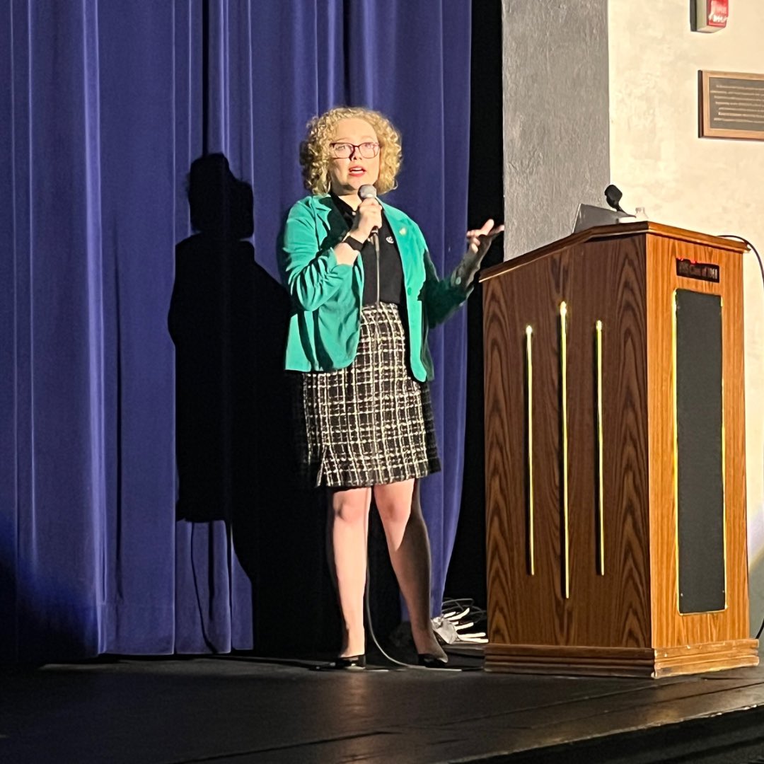 EdRisingKY's tweet photo. What a great start to CTE day! We kicked the morning off at @Frankfort_High with inspiring comments about citizenship and advocacy from @edrisingky President Audrey Gilbert and FHS student Lilia Saxena Smithson. Peep @granny_audrey and her handmade Ed Rising tote!! https://t.co/xwwegX9deW