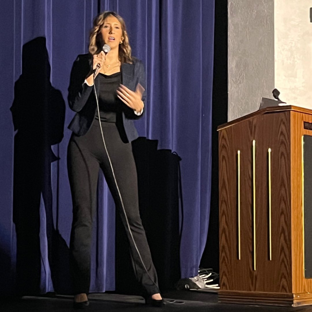 EdRisingKY's tweet photo. What a great start to CTE day! We kicked the morning off at @Frankfort_High with inspiring comments about citizenship and advocacy from @edrisingky President Audrey Gilbert and FHS student Lilia Saxena Smithson. Peep @granny_audrey and her handmade Ed Rising tote!! https://t.co/xwwegX9deW