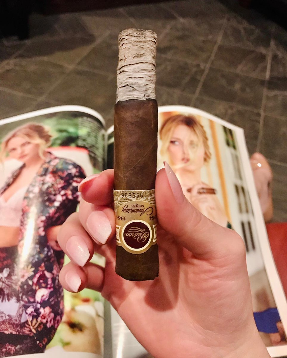 #Premium #Luxury #Quality👄🚬💕✨
#CigarSnob #Model✨✨✨
•
•
•
#Cigarsnob #Cigar #Cigars #PremiumCigars #Cigarro #Smoke #CigaroftheNight #LuxuryCigars #LadiesThatSmokeCigars #TheFinest #TheGoodLife #RedBottomCigar 💋✨