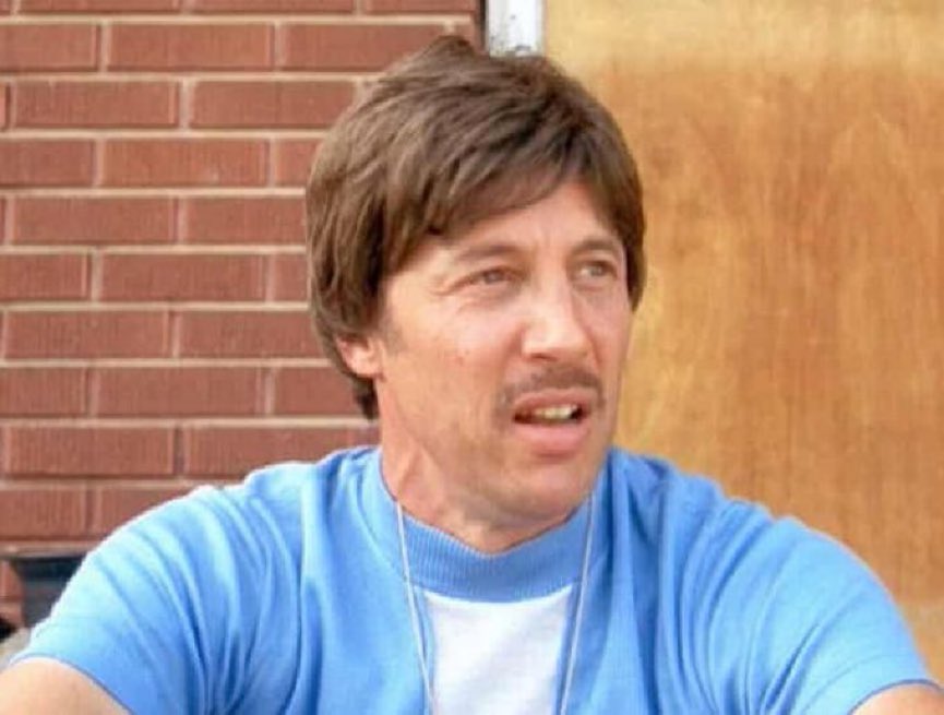 Super70sSports's tweet photo. “How much you wanna make a bet I can throw a football over them mountains? Yeah. Coach woulda put me in 4th quarter, we would've been state champions. No doubt. No doubt in my mind.”

👉 https://t.co/TR8h8dih81 https://t.co/wdoxC8zLoA