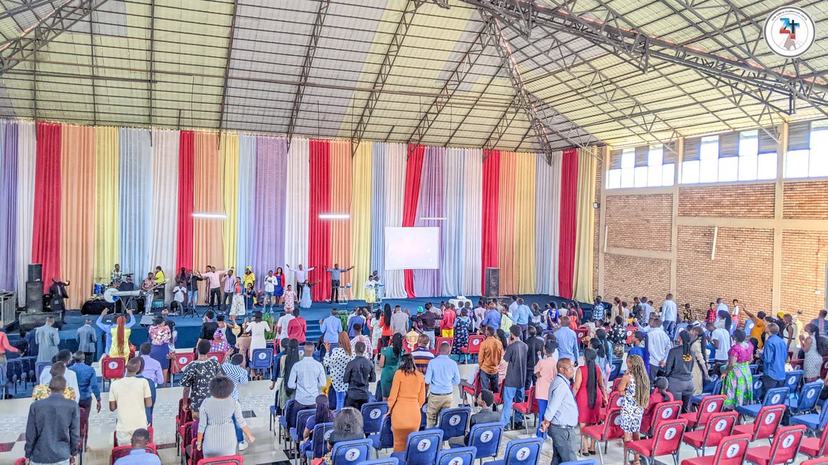 ZionHuye's tweet photo. THEME : Guhura n'umugabo ubaruta bose.

Uwo mugabo ni YESU
Iyo duhuye nawe araduhindura, aduha umugisha , aratwambika , aduha byose twifuza , ntahemuka ,arera arakiranuka muri byose  n'umuziranenge. Iyo duhuye nawe duhindurwa bashya.

Preacher: RUCUNDA Prince https://t.co/DMoeNhxPn9