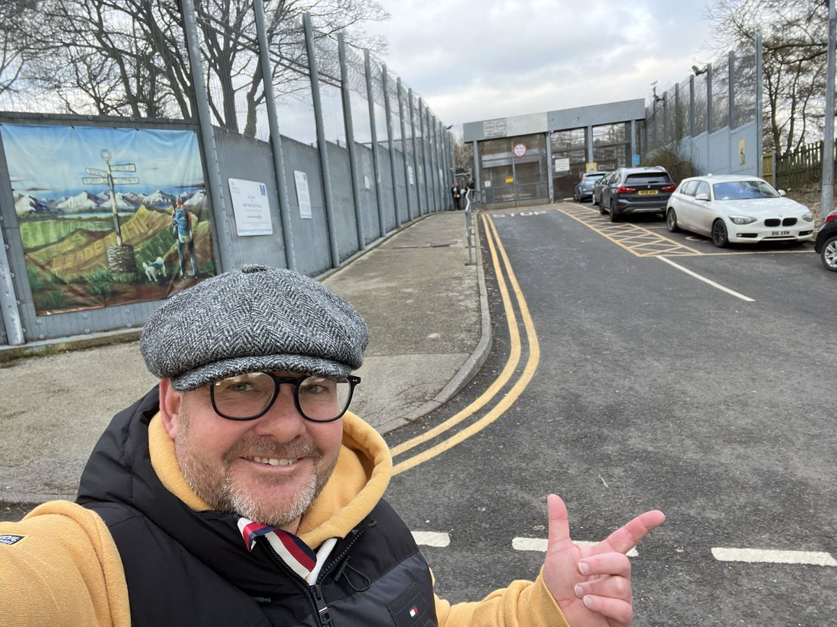 Gethin Jones tweet media