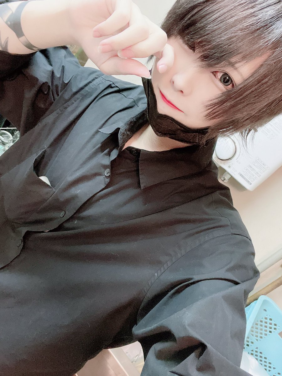 Miru720Ruka's tweet photo. 黒髪に戻したんだけどどうですか？ https://t.co/cKn8tBo51C