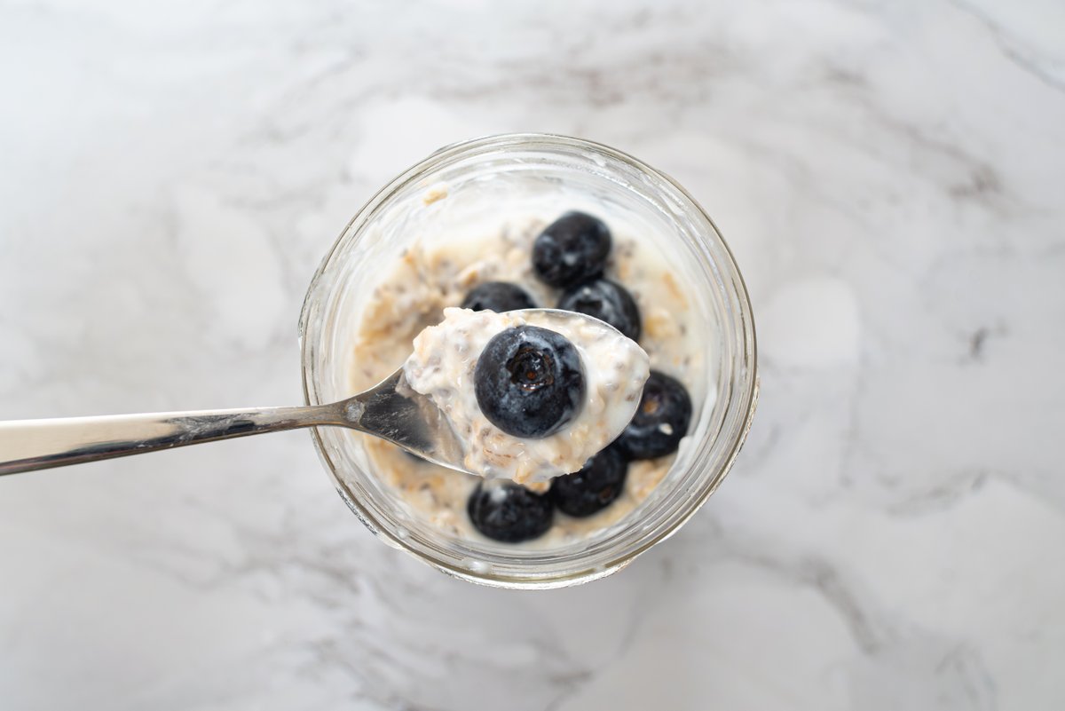 AdventistHC's tweet photo. Looking for a quick and heart-healthy breakfast option? Then try this recipe for simple overnight oats: https://t.co/NLyAyHTwSJ #HeartHealthFirst https://t.co/7WFqDU8u8J