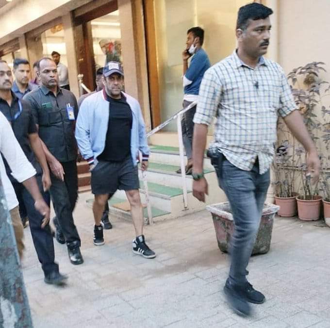 JunejaRoja's tweet photo. @BeingSalmanKhan 😍❤Snapped IN Mumbai Earlier Today

#SalmanKhan #salmankhanfans #salmankhanlovers #salman https://t.co/bxv35fkfcC