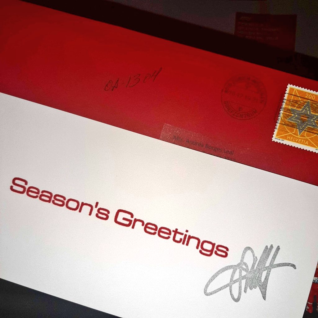 andreableal's tweet photo. @jnflesch Não apenas conheci, com minhas amigas, Sebastian Vettel, como todo ano, desde 2019, ele envia cartões de Natal para nossas residências ❤ https://t.co/SBJNjuBWr4